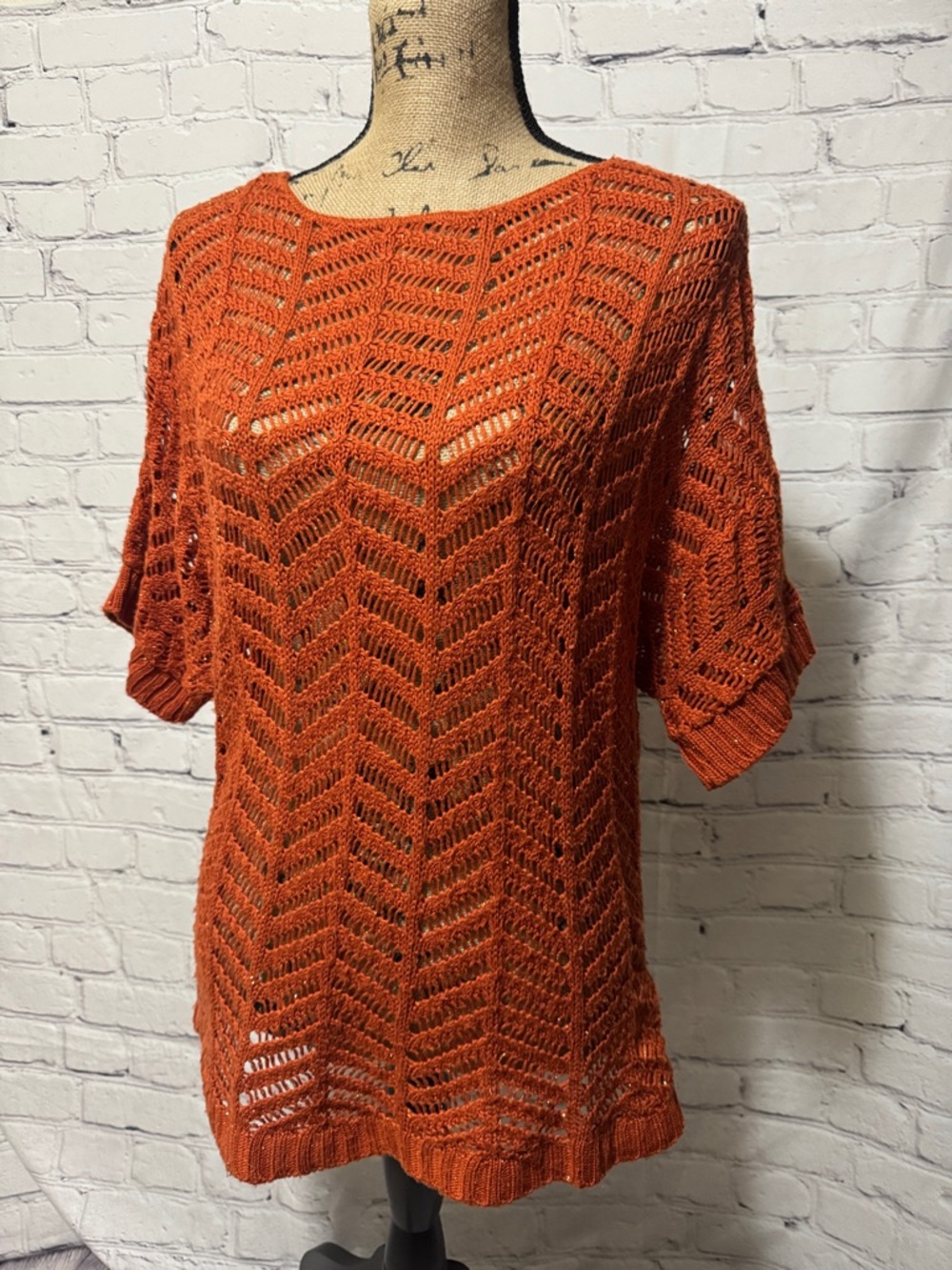 Dressbarn Open-Knit Orange with gold fleck Short Sleeve Sweater